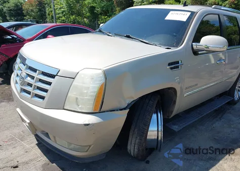 2010 Cadillac Escalade Premium из США, поврежденный, VIN 1GYUCCEF0AR155906